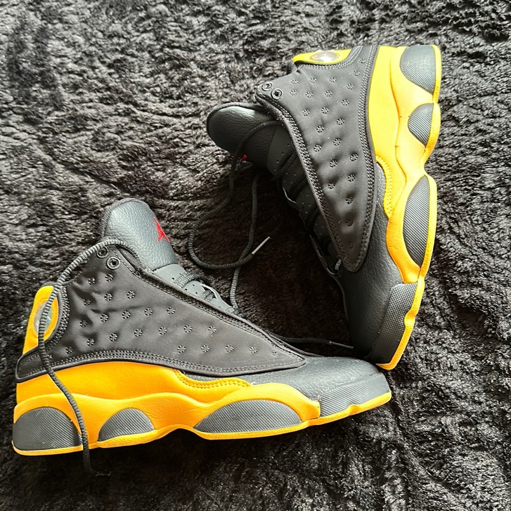 Black and yellow 13s